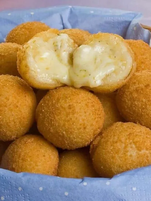 Bolinho de Queijo